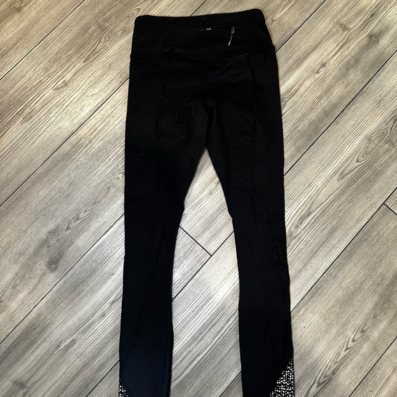 Lulu Lemon Black Leggings with White Accents - Picture 4 of 5